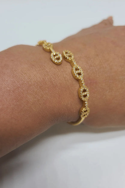 Goden Gold Clasp Cuff Bracelet (Gold) 2.4x2.2” Approx.