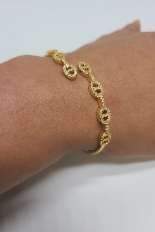 Goden Gold Clasp Cuff Bracelet (Gold) 2.4x2.2” Approx.