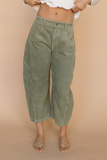Aiden Corduroy Barrel Jeans in Olive