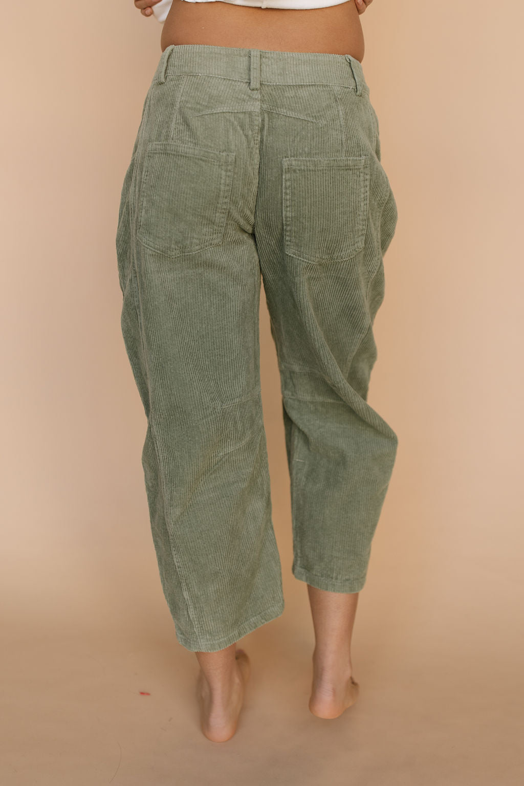 Aiden Corduroy Barrel Jeans in Olive